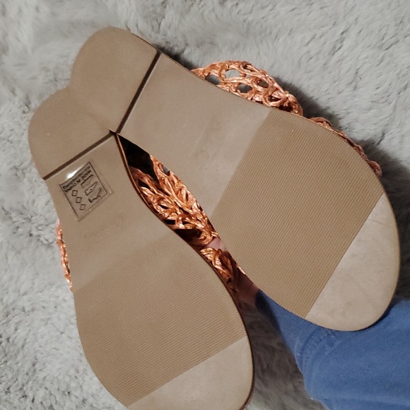 Qupid flower knit pattern sandals - Picture 4 of 7